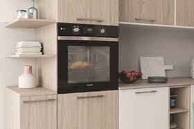Rúra Indesit IFWS 4841 JH BL čierna farba
