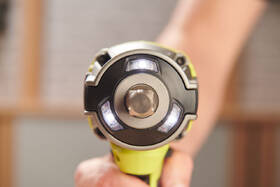 Doťahovák rázový Ryobi RIW18BL-0 (bez baterie) 

 obrázok produktu 2 z 4