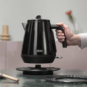Rýchlovarná kanvica De'Longhi KBY2001.BK čierna

 obrázok produktu 7 z 9