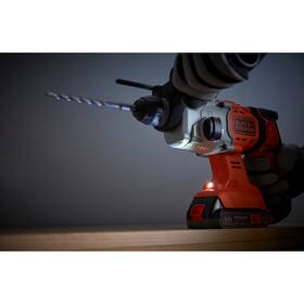 Kladivo Black-Decker BCD900B-XJ (bez batérie) 

 obrázok produktu 2 z 3