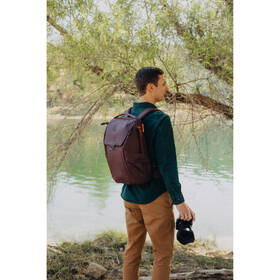 Batoh Peak Design Everyday Backpack 20L (v2) vínový

 obrázok produktu 6 z 9
