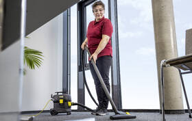 Viacúčelový vysávač Kärcher Professional T 11/1 Classic Adv Re!Plast Go!Further čierny

 obrázok produktu 1 z 4