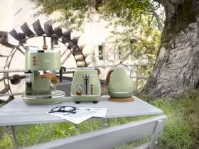 Rýchlovarná kanvica De'Longhi KBOV2001GR zelená

 obrázok produktu 1 z 5