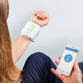 Tlakomer na zápästie iHealth VIEW BP7 biely

 obrázok produktu 6 z 15