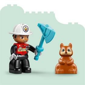 Stavebnica LEGO® DUPLO® 10473 Hasičské auto s hadicou a hasičom 

 obrázok produktu 7 z 9