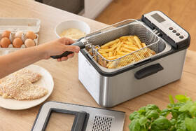 Fritéza Sencor SFR 8200SS 

 obrázok produktu 9 z 13
