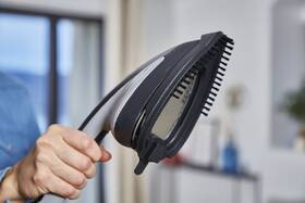 Stojanový naparovač odevov Tefal QT1510E0 

 obrázok produktu 25 z 41