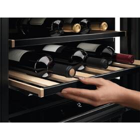 Vínotéka AEG AWS4052B5B čierna

 obrázok produktu 3 z 8