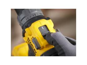 Aku vŕtačka Stanley SFMCD726D2T-QW (s baterií) 

 obrázok produktu 4 z 4