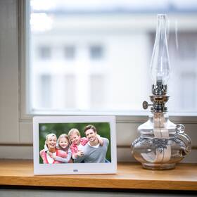 Elektronický fotorámček Sencor SDF 782 biely

 obrázok produktu 5 z 5