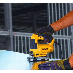 Priamočiara píla Dewalt DWE349 

 obrázok produktu 2 z 5