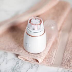 Kefka na tvár Revlon RVSP3538UKE ULTIMATE GLOW SONIC biely

 obrázok produktu 4 z 17