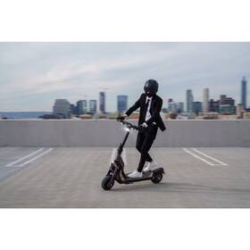 Elektrická kolobežka Segway SuperScooter GT2 

 obrázok produktu 18 z 23