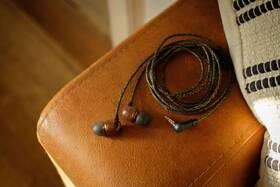 Slúchadlá Marley Smile Jamaica, Brass, 1,3m čierna

 obrázok produktu 1 z 2