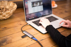 USB Hub Verbatim USB-C/2x USB 3.0, USB-C, HDMI sivý

 obrázok produktu 6 z 7