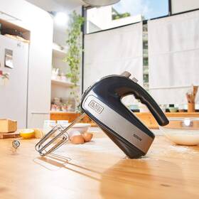 Ručný šľahač Black+Decker BXMX500E čierny/nerez

 obrázok produktu 12 z 12