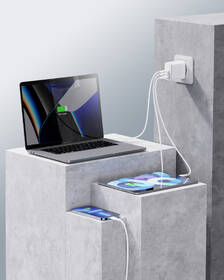 Nabíjačka do siete Voltme Revo 65 2xUSB-C, 1xUSB-A 65W biela

 obrázok produktu 2 z 2