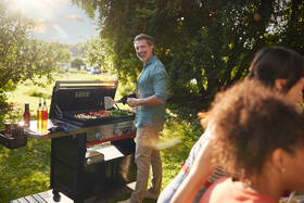 Gril záhradný plynový Weber SLATE GPD Premium 76 cm čierny

 obrázok produktu 10 z 11