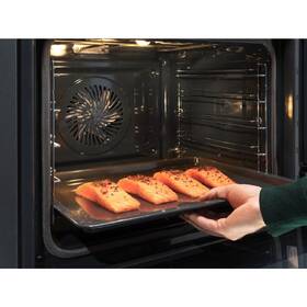 Rúra Electrolux EOB8S39WX čierna/nerez

 obrázok produktu 5 z 7