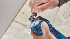 Fréza horná Bosch Professional GCU 18V-30 (bez batérie) 

 obrázok produktu 4 z 6