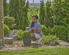 Nožnice na trávu Gardena 9886-20 (s batériou) 

 obrázok produktu 2 z 4