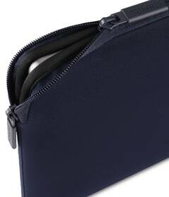 Puzdro na notebook Pipetto Classic Fit Sleeve Dark Blue - MacBook Neo 13 

 obrázok produktu 2 z 14