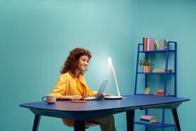 Stolná lampa WiZ Portrait, Wi-Fi, Matter biela

 obrázok produktu 5 z 12