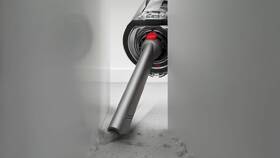 Tyčový vysávač Dyson V10 Total Clean strieborný

 obrázok produktu 5 z 9