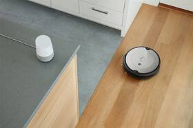 Robotický vysávač iRobot Roomba 698 

 obrázok produktu 9 z 14