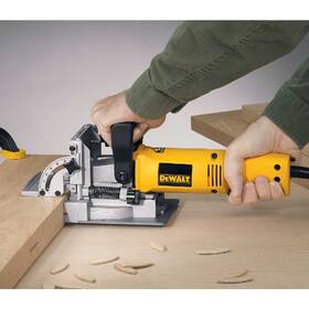 Lamelovacia fréza Dewalt DW682K 

 obrázok produktu 4 z 8