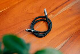 Kábel Verbatim Sync & Charge s displejem USB-C/USB-C 240W 1,2m čierny

 obrázok produktu 3 z 4