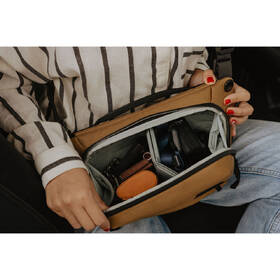 Brašna Peak Design Everyday Sling 3L (v2) Coyote 

 obrázok produktu 8 z 10