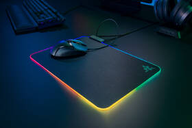 Podložka pod myš Razer Firefly V2, 35,5 x 25,5 cm čierna

 obrázok produktu 2 z 6