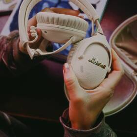 Slúchadlá Marshall Monitor III A.N.C Cream krémová

 obrázok produktu 14 z 14