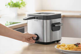 Fritéza Sencor SFR 6200SS 

 obrázok produktu 9 z 12