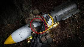 Kábel Tactical Fat Man 2.0 USB-C/USB-C 1m sivý

 obrázok produktu 2 z 3