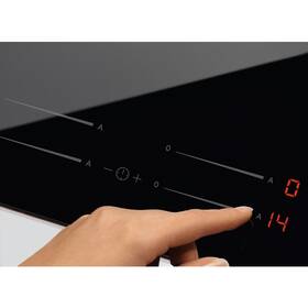 Sklokeramická varná doska Electrolux EHF6547FXK čierna

 obrázok produktu 6 z 7