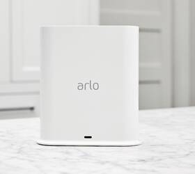 Riadiaca jednotka Arlo SmartHub Base Station s úložiskom Micro SD biela

 obrázok produktu 3 z 3
