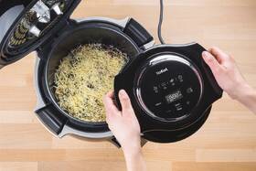 Pokrievka Tefal multifunkčný EY150830 Extra Crisp Lid čierna

 obrázok produktu 9 z 23