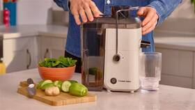 Odšťavovač RUSSELL HOBBS Juice Luxe Stone 28770-56 béžový

 obrázok produktu 10 z 21