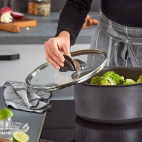 Hrniec s pokrievkou Tefal G3214602, 24 cm čierny

 obrázok produktu 3 z 8