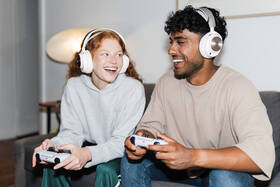 Headset SteelSeries Arctis Nova Pro Wireless biely

 obrázok produktu 17 z 19