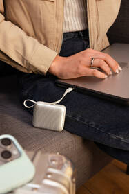 Powerbank Epico UltraPack 35W 10000mAh sivý

 obrázok produktu 9 z 10