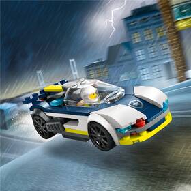 Stavebnica LEGO® City 60415 Honička policejního auta a sporťáku 

 obrázok produktu 2 z 8