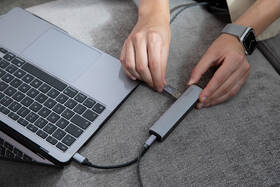 USB Hub Epico 6in1 Slim 8K USB-C/1× USB-C, HDMI, 3× USB 3.0 sivý

 obrázok produktu 7 z 7
