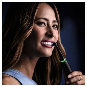 Zubná kefka Oral-B Black Spreckels 

 obrázok produktu 2 z 8
