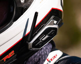 Handsfree SENA 50R, dosah 2 km 

 obrázok produktu 3 z 4