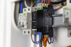 Modul Shelly Pro 2PM, spínací modul 2x 16A na DIN lištu, meranie spotreby, WiFi 

 obrázok produktu 1 z 3