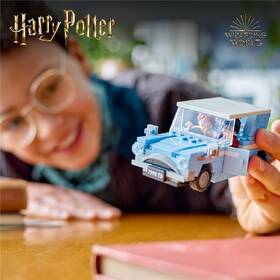Stavebnica LEGO® Harry Potter™ 76424 Lietajúce auto Ford Anglia™ 

 obrázok produktu 9 z 9