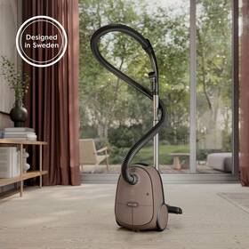 Podlahový vysávač Electrolux EB61C3WBL 

 obrázok produktu 2 z 5